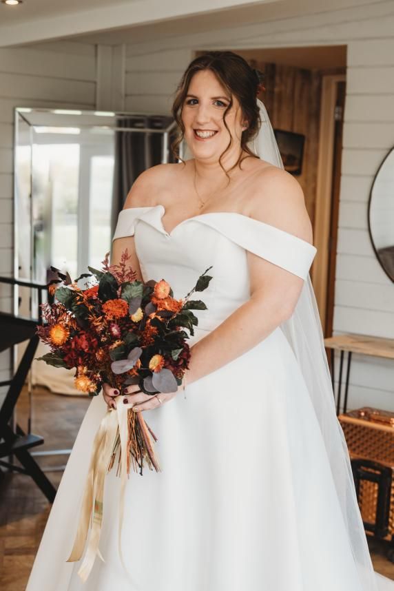 Bridal makeup at Stretton Manor Barn Derbyshire – natural bridal makeup look